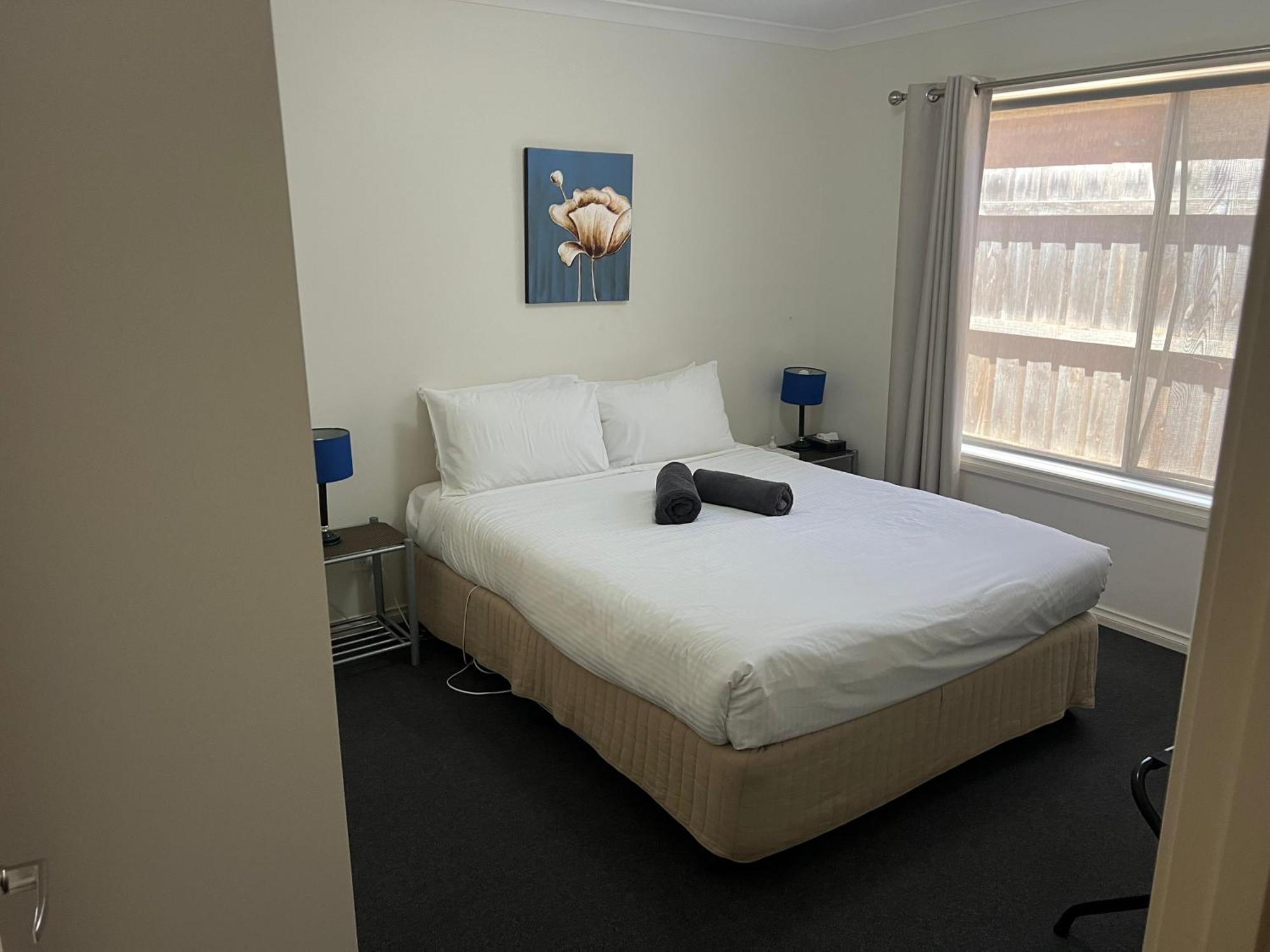 Melton Motor Inn And Apartments Buitenkant foto