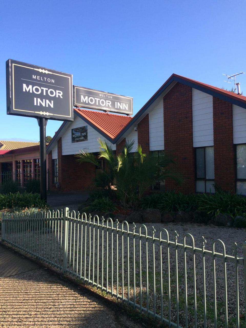 Melton Motor Inn And Apartments Buitenkant foto