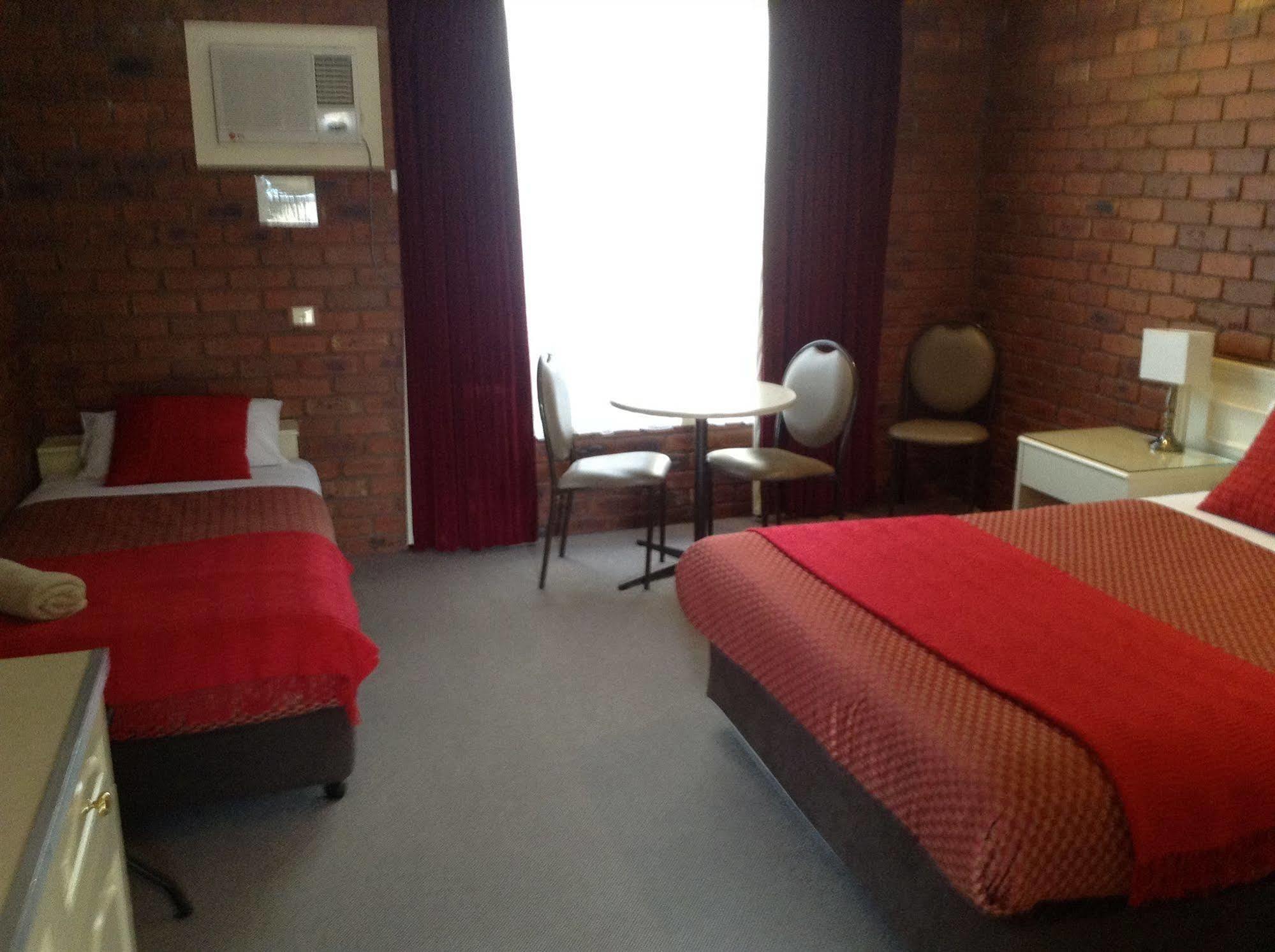 Melton Motor Inn And Apartments Buitenkant foto