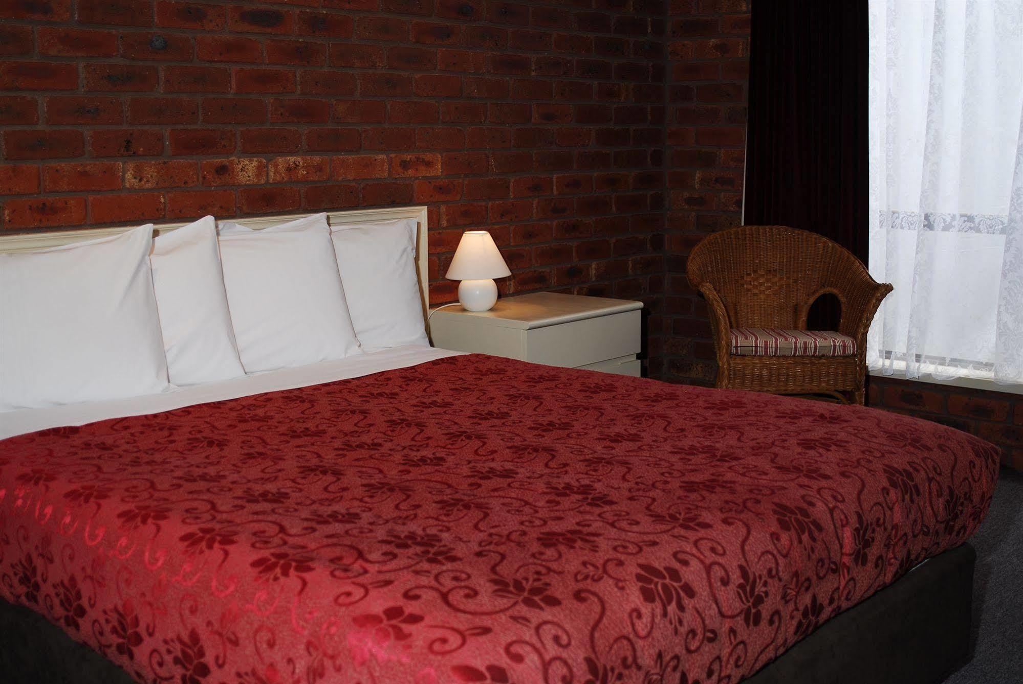 Melton Motor Inn And Apartments Buitenkant foto