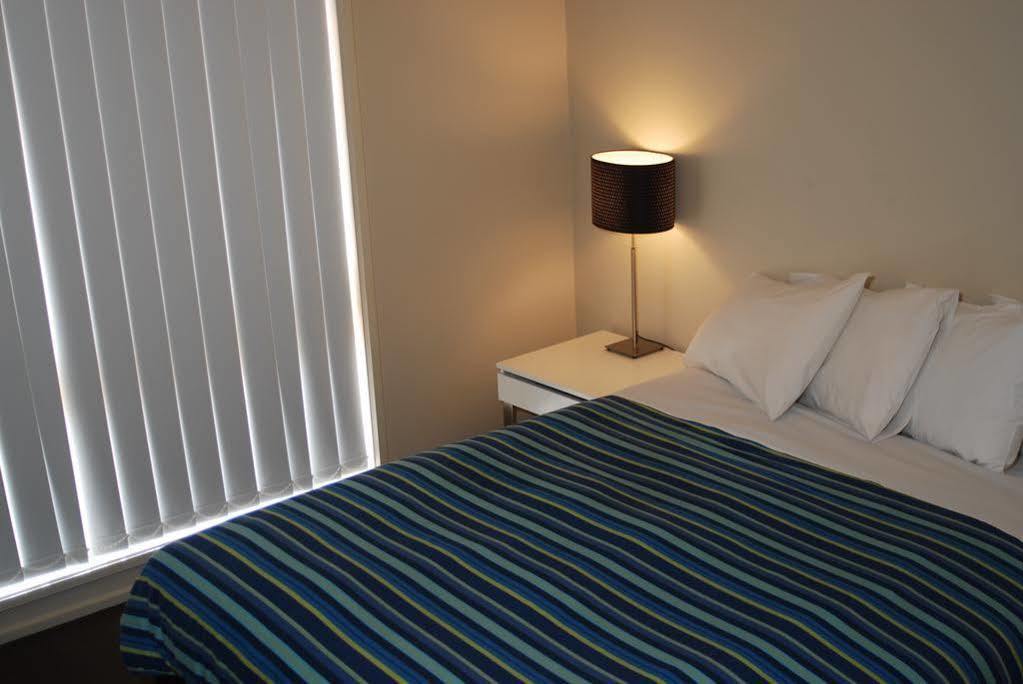 Melton Motor Inn And Apartments Buitenkant foto